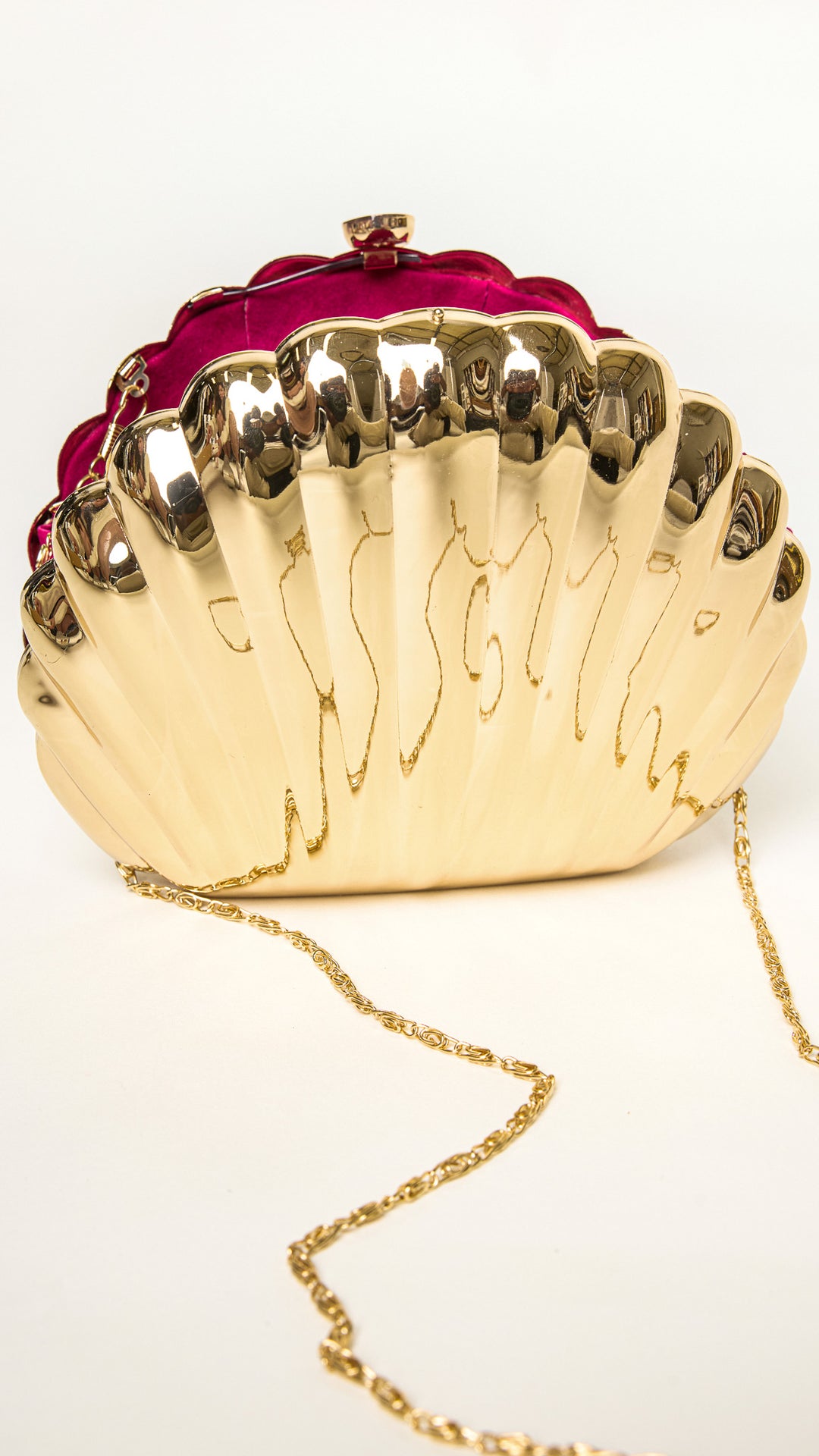 Shelly Shell-Shaped Gold Clutch