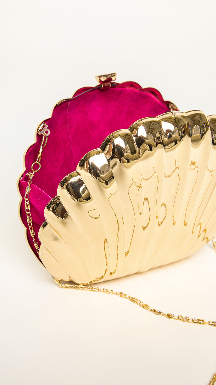 Shelly Shell-Shaped Gold Clutch